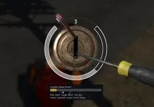 Xernel lockpicking helper in SCUM: lock dial with pick and target values and an amber approach range, Space to start
