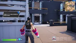 Fortnite gameplay with the Arcane cheat — screenshot 3